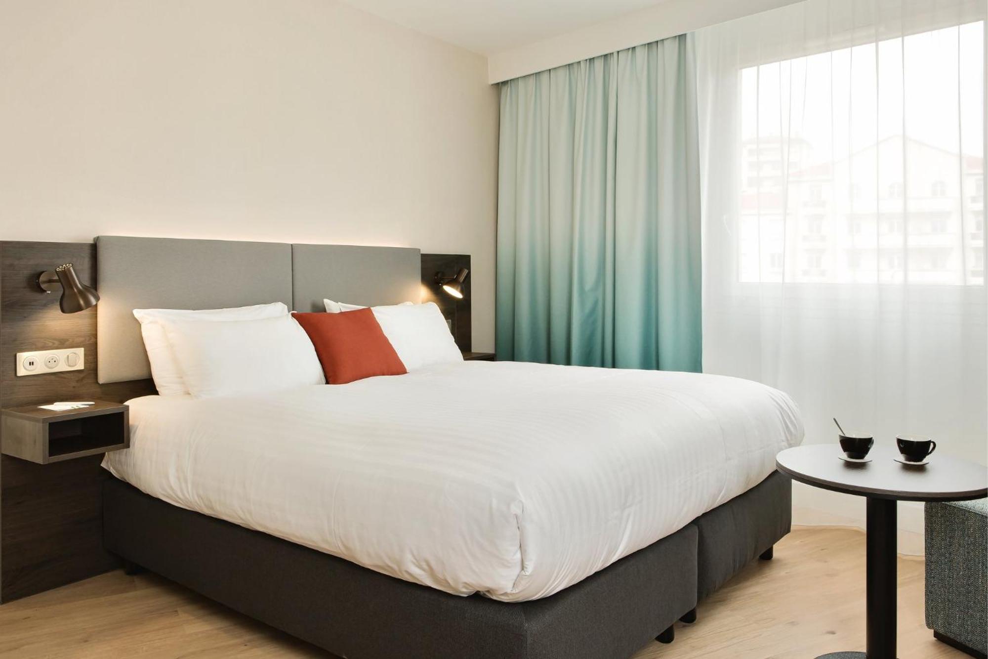 Holiday Inn Toulon City Centre By Ihg Екстер'єр фото