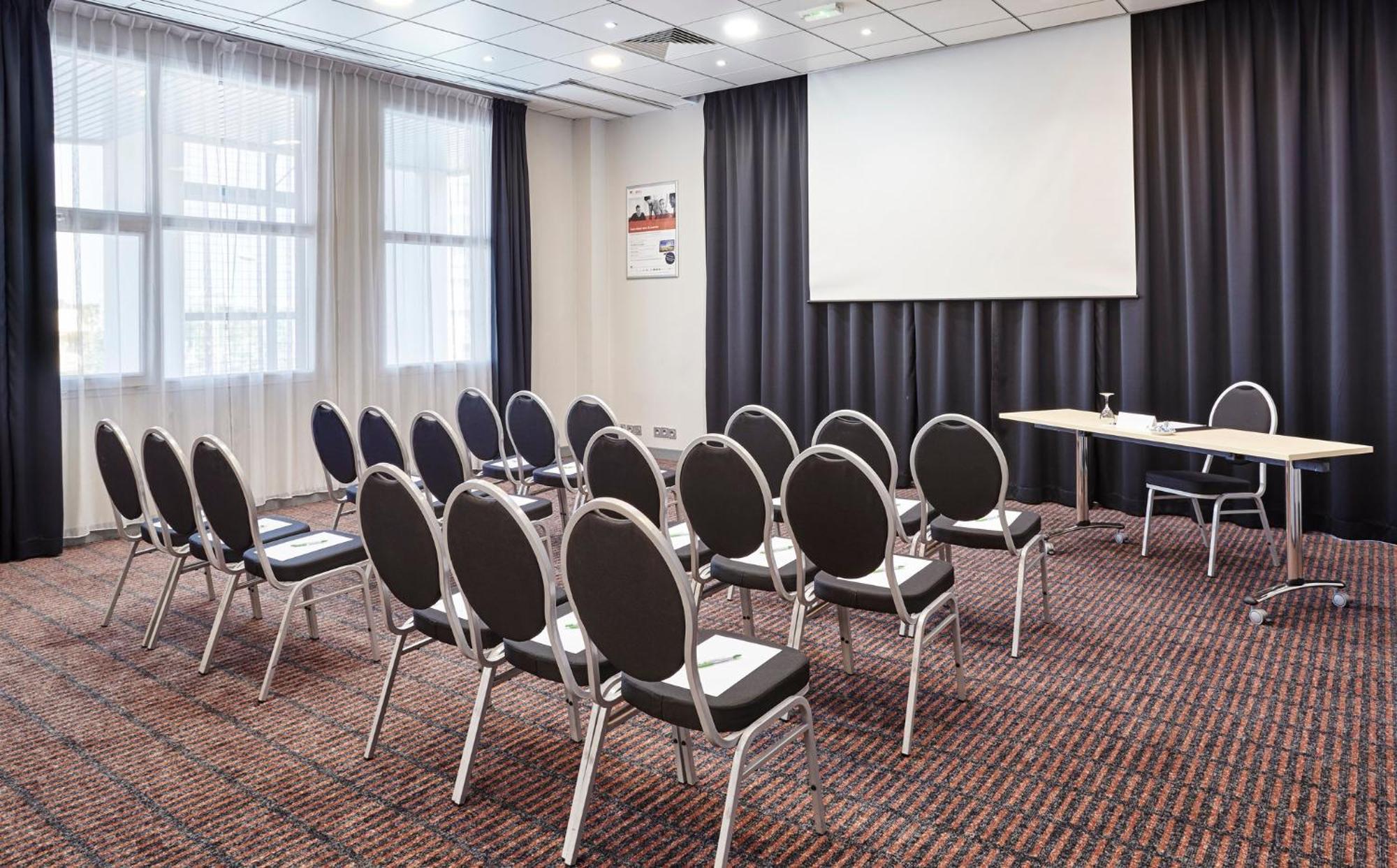 Holiday Inn Toulon City Centre By Ihg Екстер'єр фото