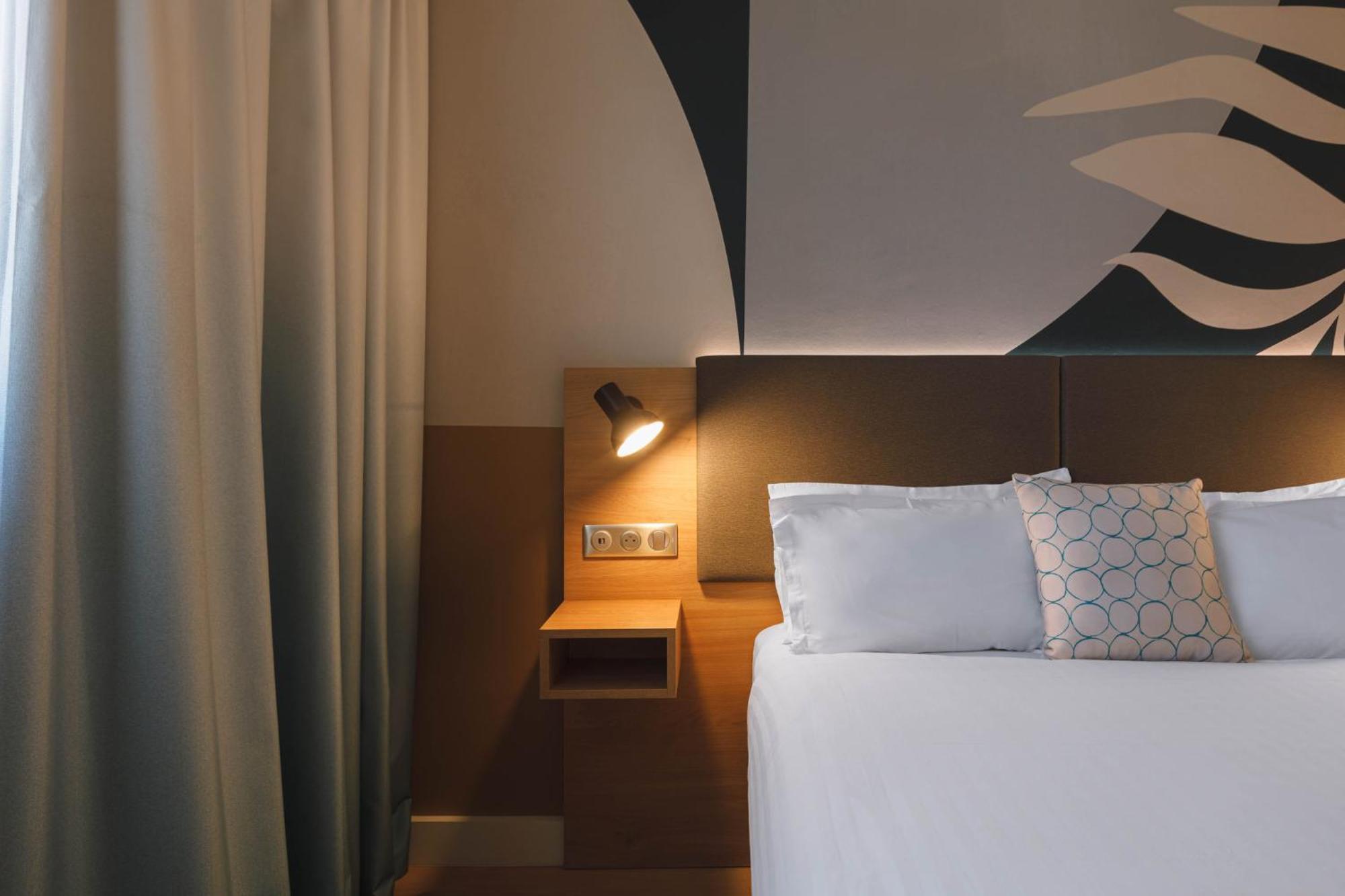 Holiday Inn Toulon City Centre By Ihg Екстер'єр фото