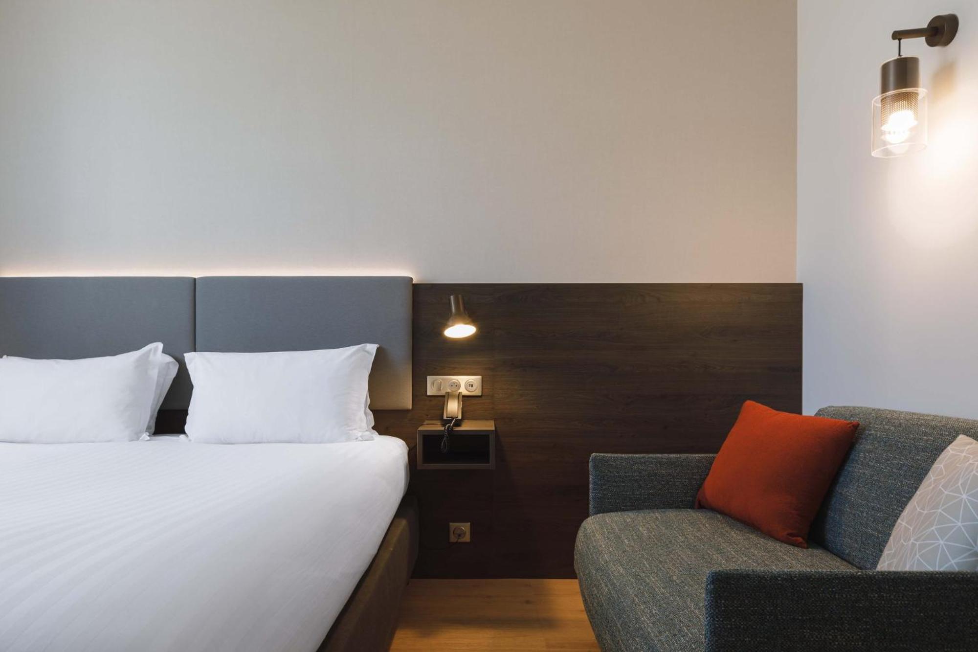 Holiday Inn Toulon City Centre By Ihg Екстер'єр фото