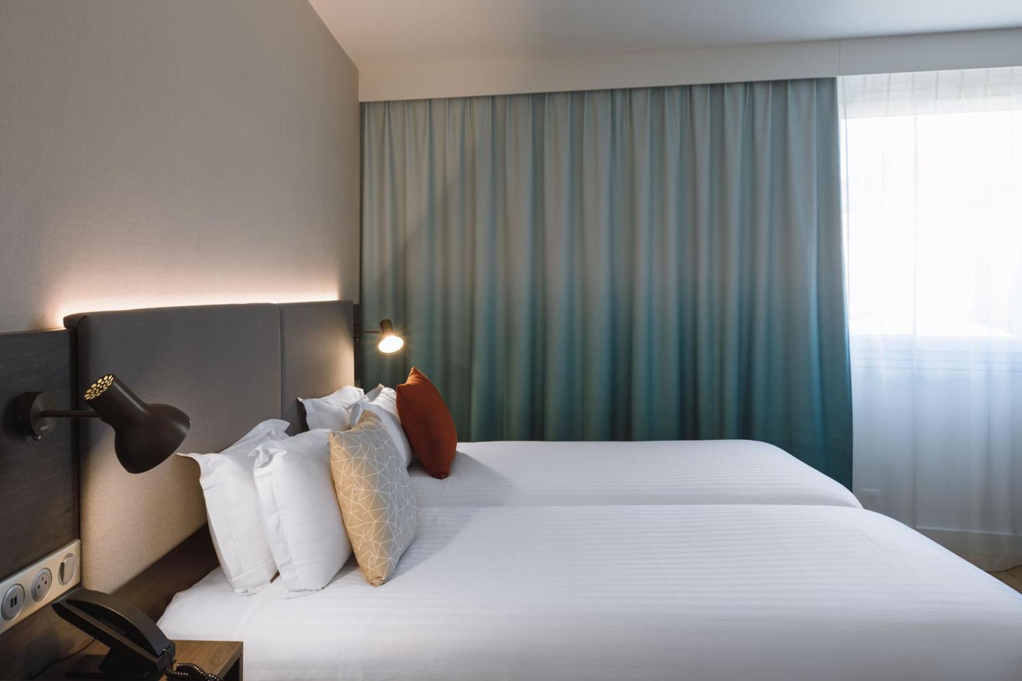 Holiday Inn Toulon City Centre By Ihg Екстер'єр фото