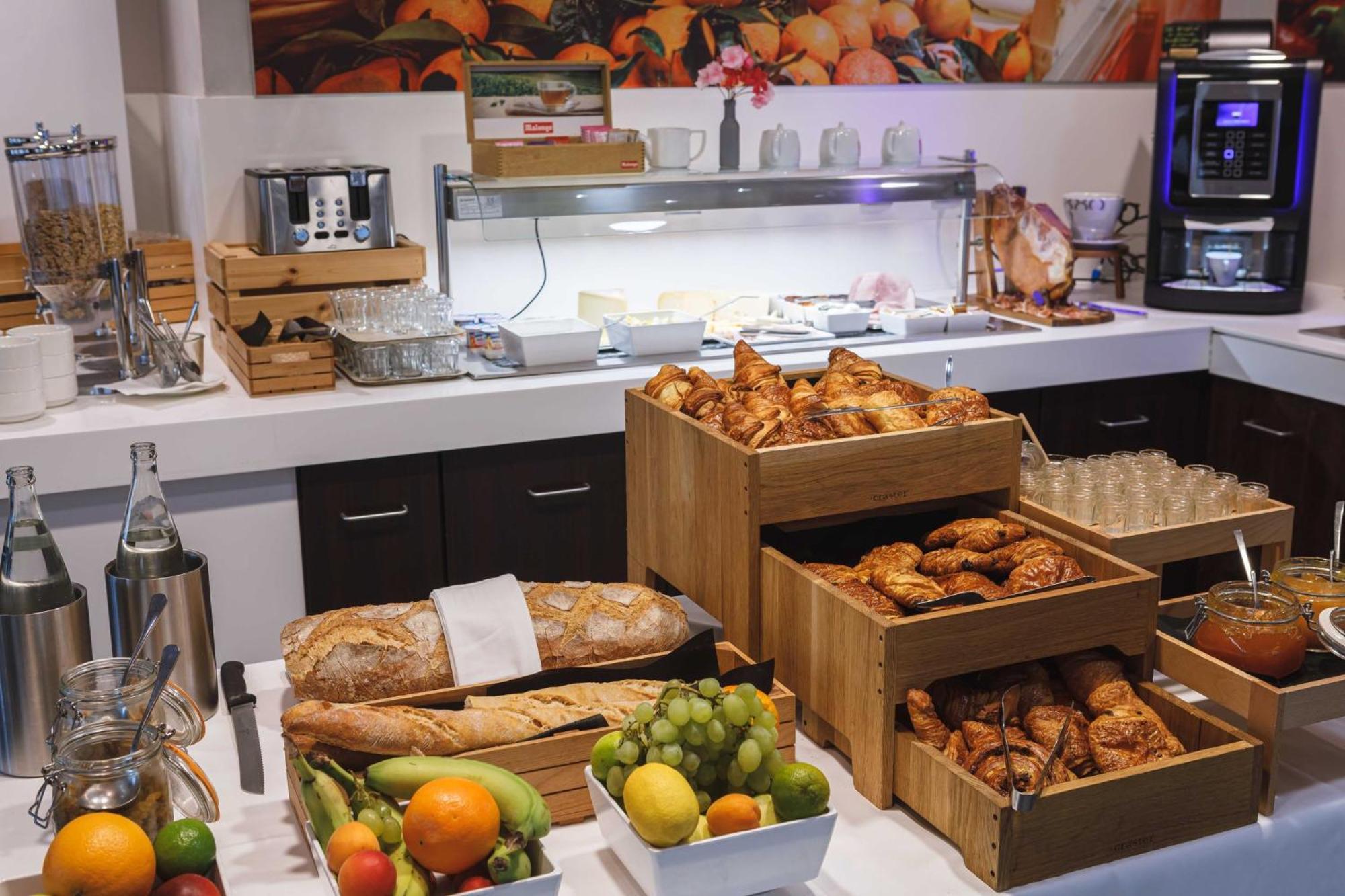 Holiday Inn Toulon City Centre By Ihg Екстер'єр фото